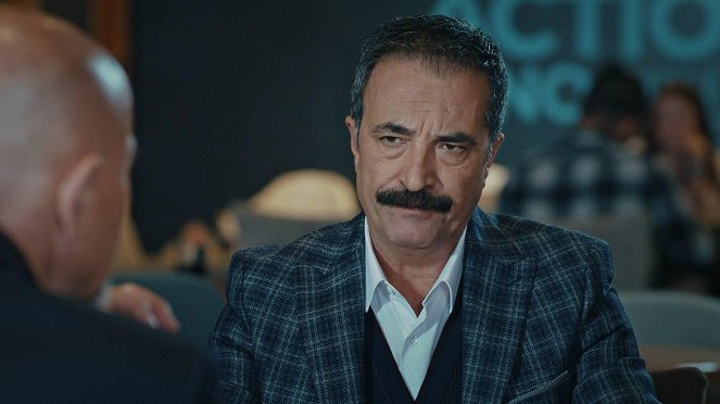 Eşkiya Dünyaya Hükümdar Olmaz - Episode 12 - De la película