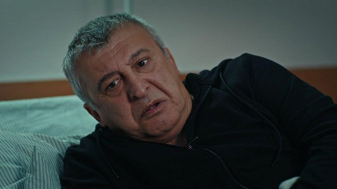 Eşkiya Dünyaya Hükümdar Olmaz - Episode 12 - De la película