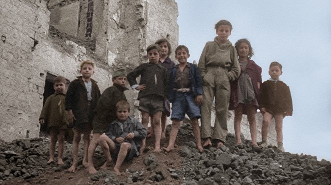 1945 : Les enfants du chaos - Z filmu