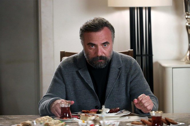 Eşkiya Dünyaya Hükümdar Olmaz - Season 5 - Episode 26 - Photos - Oktay Kaynarca