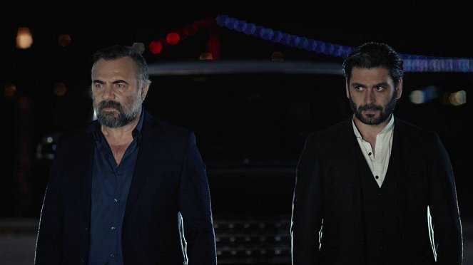 Eşkiya Dünyaya Hükümdar Olmaz - Episode 4 - De la película - Oktay Kaynarca, Ozan Akbaba