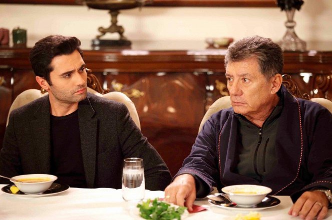 Eşkiya Dünyaya Hükümdar Olmaz - Season 4 - Episode 10 - Filmfotók - Yunus Emre Yıldırımer