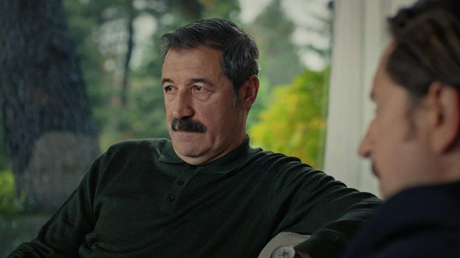 Eşkiya Dünyaya Hükümdar Olmaz - Episode 11 - De la película