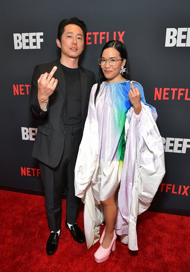 Ve při - Z akcí - Netflix's Los Angeles premiere of "BEEF" at Netflix Tudum Theater on March 30, 2023 in Los Angeles, California - Steven Yeun, Ali Wong