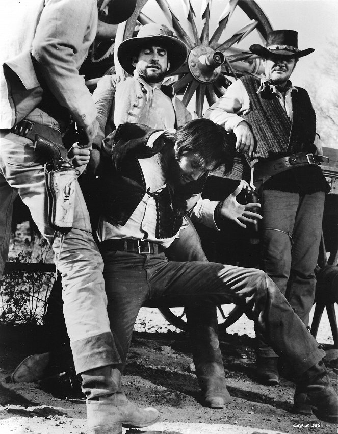 Charro! - Filmfotók - James Sikking, Elvis Presley, Charles H. Gray
