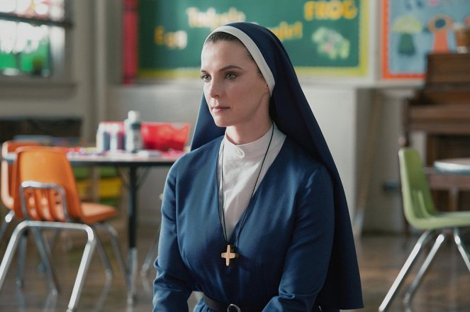 Mrs. Davis - Mother of Mercy: The Call of the Horse - Van film - Betty Gilpin
