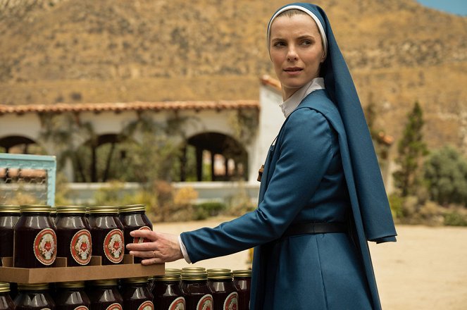 Mrs. Davis - Mother of Mercy: The Call of the Horse - Van film - Betty Gilpin