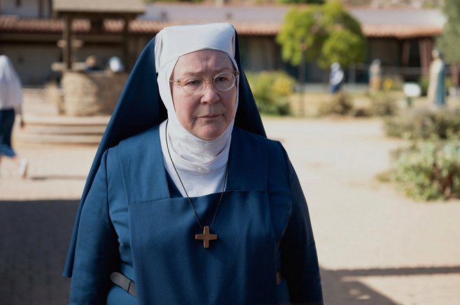 Mrs. Davis - Mother of Mercy: The Call of the Horse - Filmfotos - Margo Martindale
