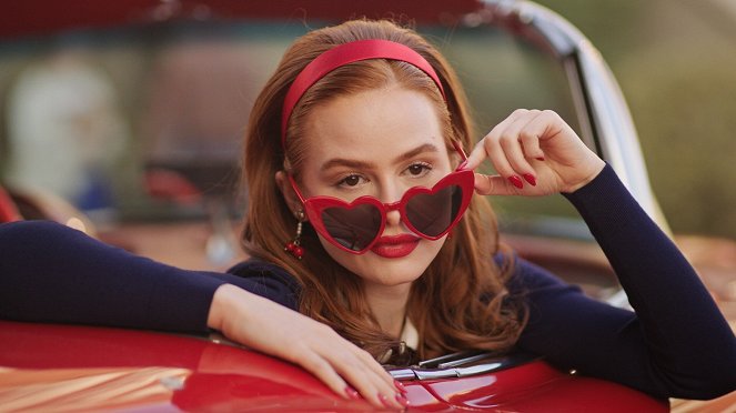 Riverdale - Chapter One Hundred Eighteen: Don't Worry Darling - Photos - Madelaine Petsch