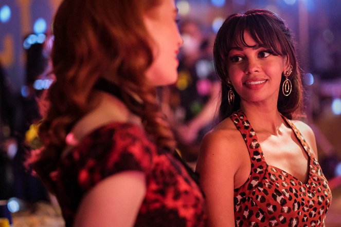 Riverdale - Chapitre cent dix-neuf : Le bal-chaussette - Film - Vanessa Morgan