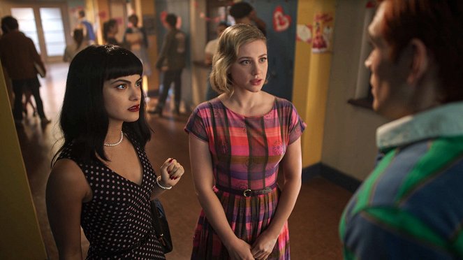 Riverdale - Chapter One Hundred Twenty-Two: Tales in a Jugular Vein - Photos - Camila Mendes, Lili Reinhart