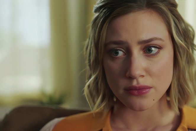 Riverdale - Season 6 - Chapter One Hundred and Seventeen: Night of the Comet - Photos - Lili Reinhart