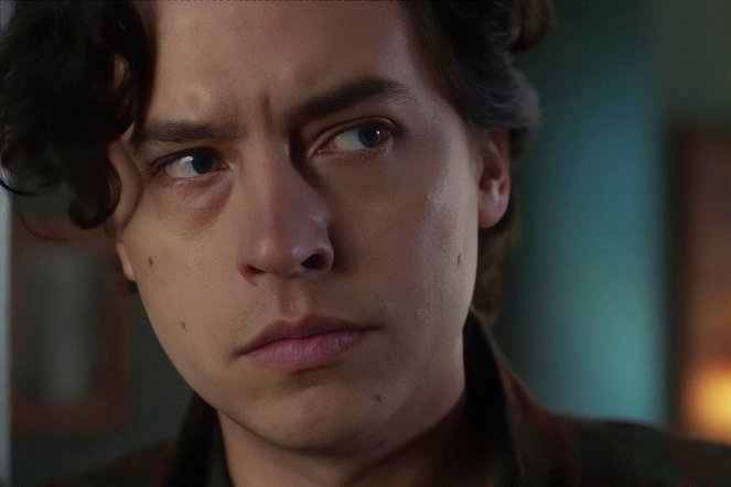 Riverdale - Season 6 - Chapter One Hundred and Seventeen: Night of the Comet - Photos - Cole Sprouse