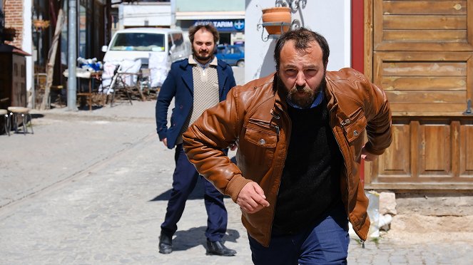 Gönül Dağı - Bizi Ayıran Çizgi - De la película - Ferdi Sancar