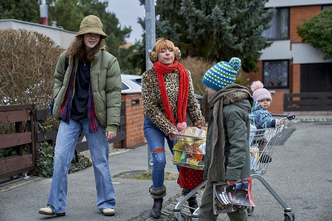 Případy mimořádné Marty - Východní vítr - Filmfotos - Barbora Marková, Tatiana Dyková