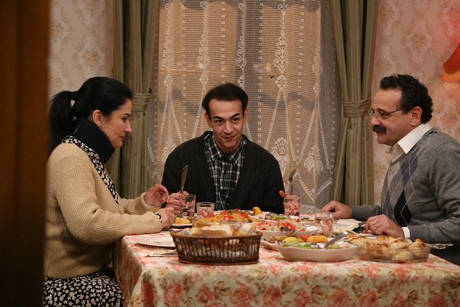 Üç Kız Kardeş - Episode 29 - De la película