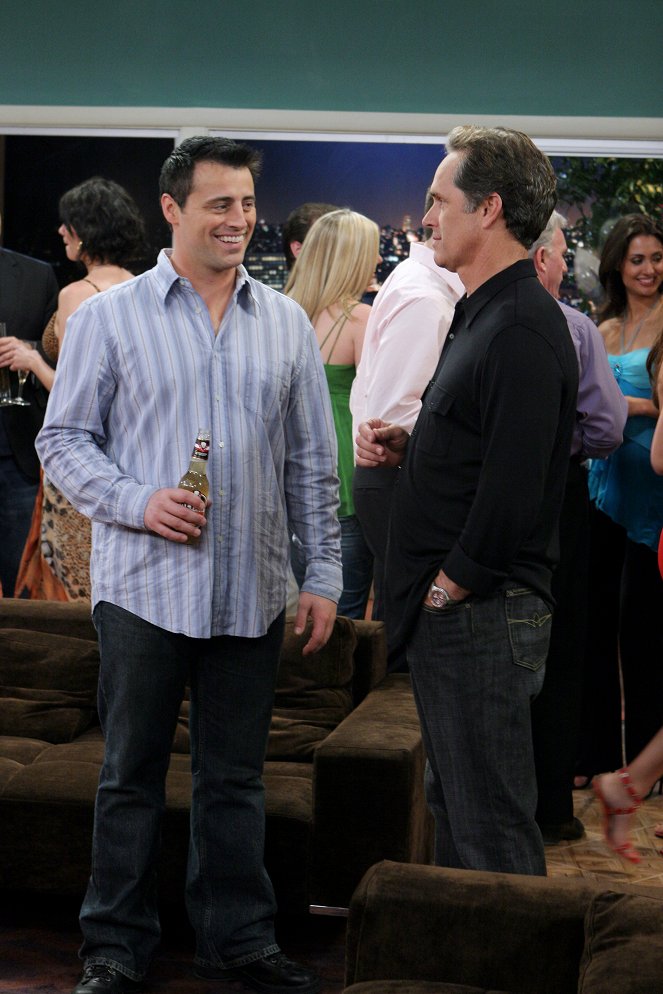 Joey - Season 2 - Joey and the Bachelor Thanksgiving - Photos - Matt LeBlanc, Gregory Harrison