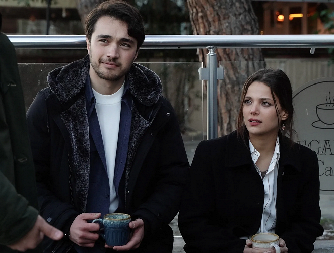 Güzel Günler - Episode 21 - Film - Leyla Tanlar