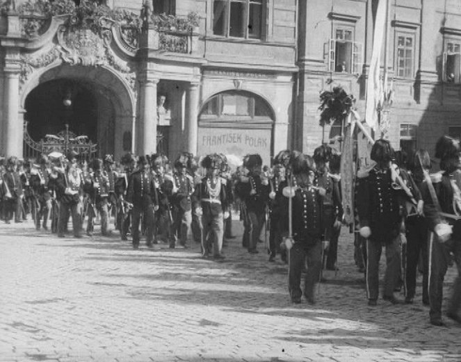 Oslava uspořádaná na počest 550letého c. k. privilegovaného sboru městských ostrostřelců v Praze - Z filmu
