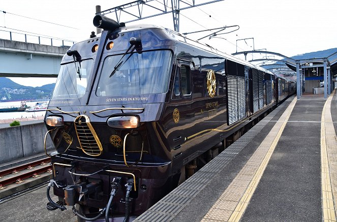 Eisenbahn-Romantik - Hakata Station – Highspeed, Luxus, Höflichkeit - Photos
