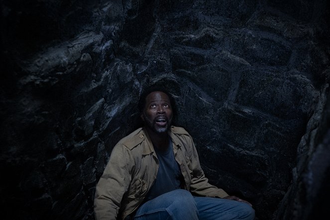 From - Season 2 - Strangers in a Strange Land - Photos - Harold Perrineau