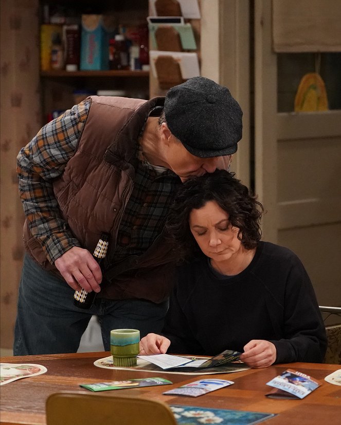 The Conners - Season 5 - What's So Funny About Peas, Love and Understanding? - Z filmu