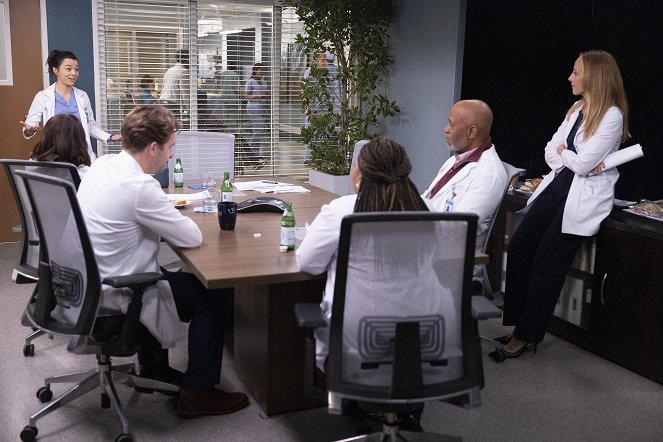 Grey's Anatomy - Die jungen Ärzte - Alles oder nichts - Filmfotos - Midori Francis, James Pickens Jr., Kim Raver