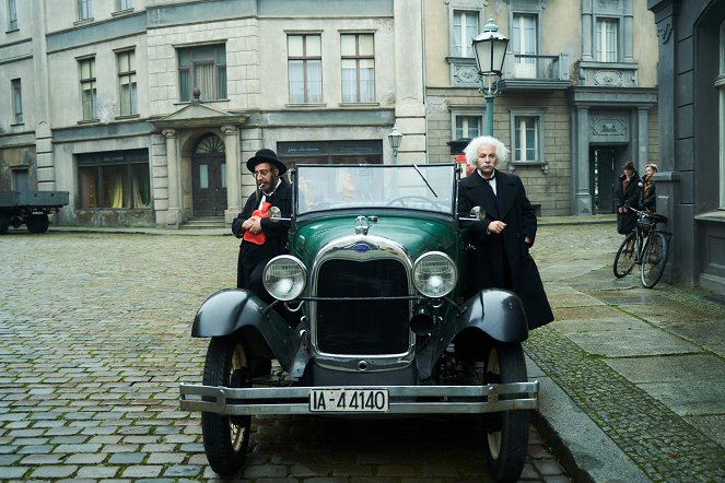 Niemiecki geniusz - Pewność siebie, dobry wygląd i Einstein - Z filmu - Kida Khodr Ramadan, Trystan Pütter