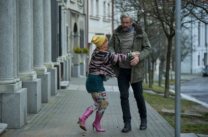 Případy mimořádné Marty - Pralesnička strašná - De la película - Tatiana Dyková, Roman Zach