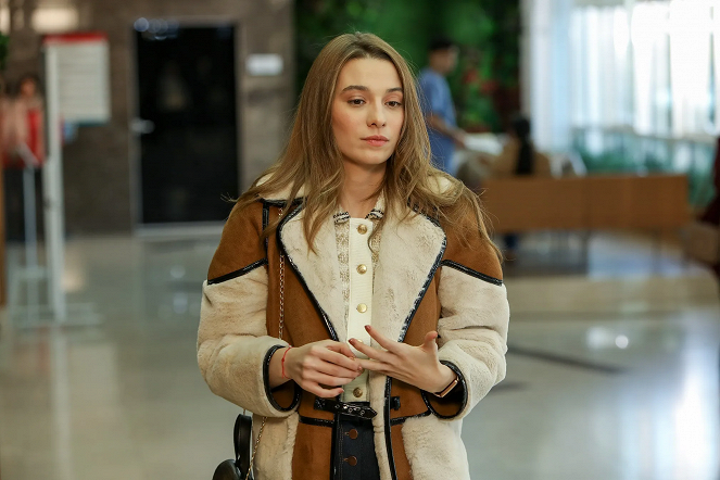 Taçsız Prenses - Season 1 - Photos - Sümeyye Aydoğan