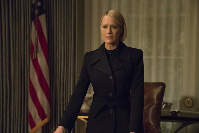 House of Cards - Chapter 67 - Photos