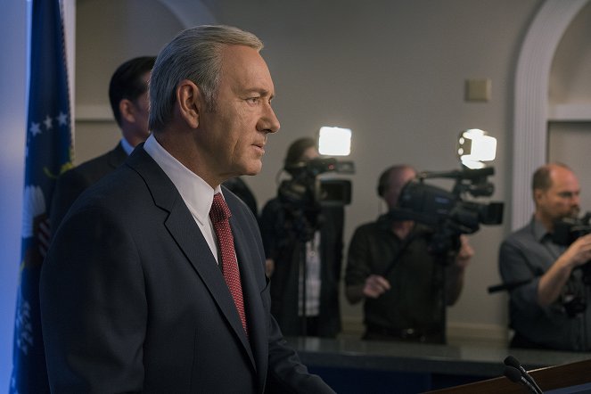 House of Cards - Chapter 53 - Photos