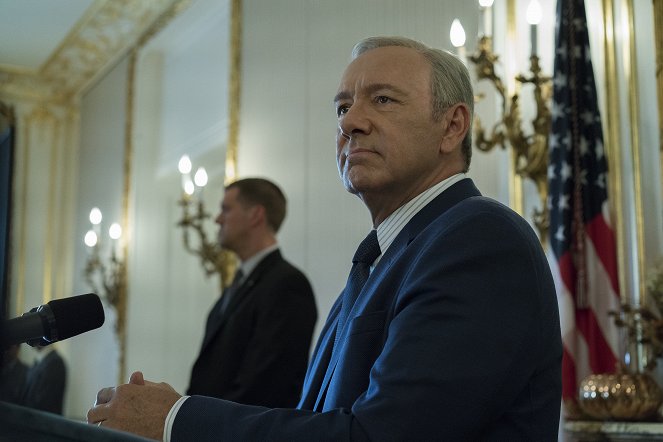 House of Cards - Chapter 54 - Photos