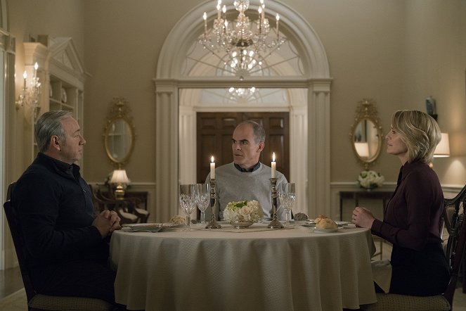 House of Cards - Chapter 64 - Photos