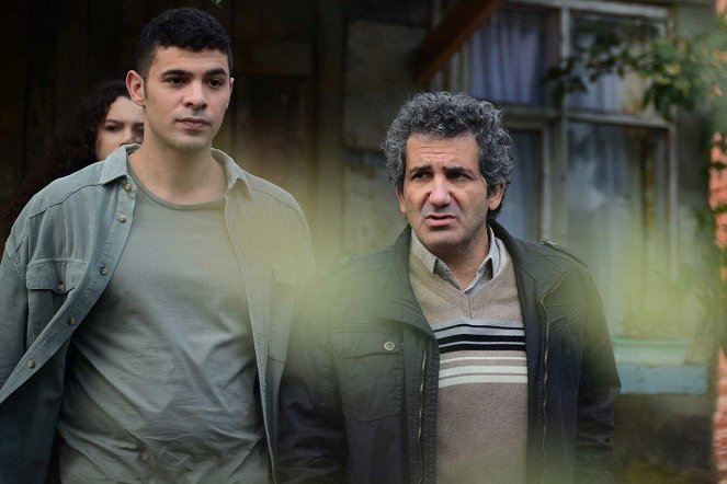 Kardeşlerim - Episode 7 - De la película - Halit Özgür Sarı, Cüneyt Mete
