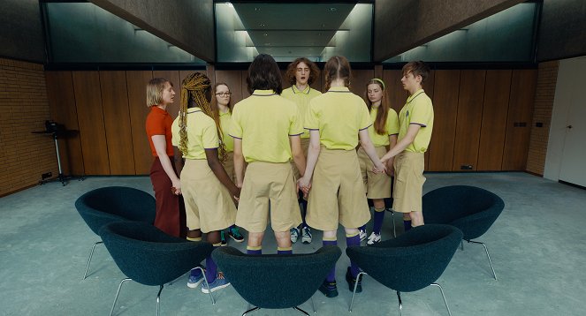 Club Zero - De la película - Mia Wasikowska, Gwen Currant, Luke Barker, Ksenia Devriendt, Samuel D Anderson