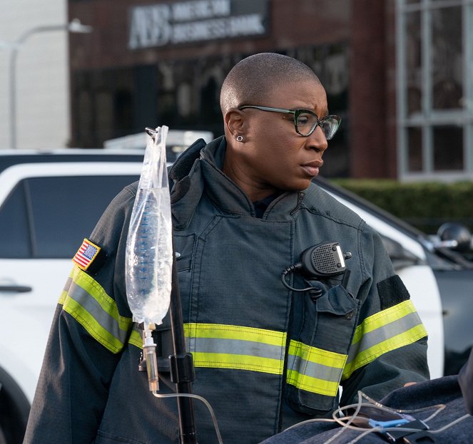 9-1-1 Notruf L.A. - Love Is in the Air - Filmfotos - Aisha Hinds