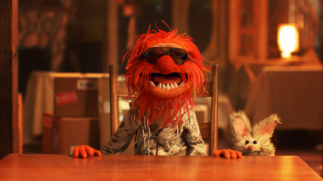 The Muppets Mayhem - Track 9: Drift Away - Van film
