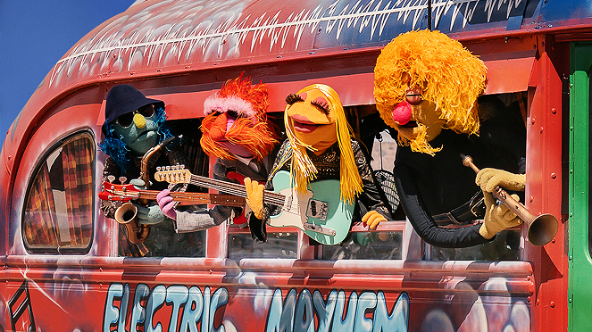 The Muppets Mayhem - Track 10: We Will Rock You - Van film