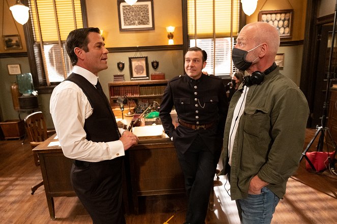 Murdoch Mysteries - Sometimes They Come Back, Part 2 - Dreharbeiten - Yannick Bisson, Lachlan Murdoch, Gary Harvey