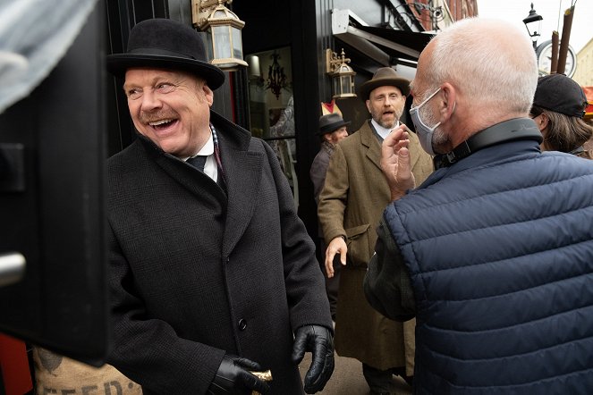 Murdoch Mysteries - Season 16 - Sometimes They Come Back, Part 2 - De filmagens - Thomas Craig, Marvin Kaye