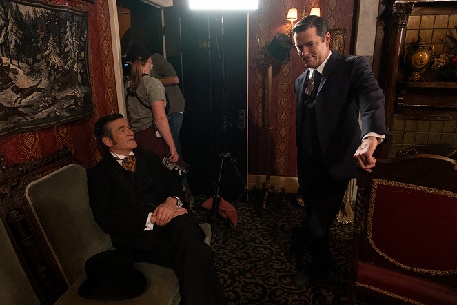 Murdoch Mysteries - Murdoch and the Sonic Boom - Van de set