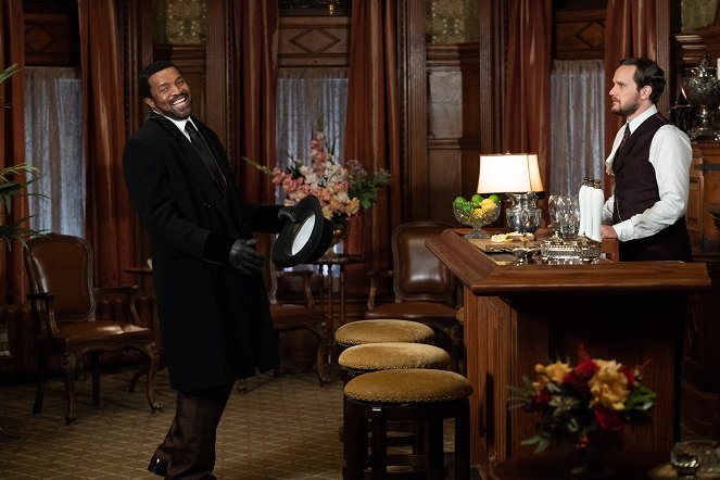 Murdoch Mysteries - Sometimes They Come Back, Part 1 - Filmfotos - Roger Cross, James Graham