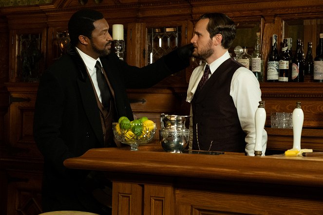 Murdoch Mysteries - Sometimes They Come Back, Part 1 - Do filme - Roger Cross, James Graham