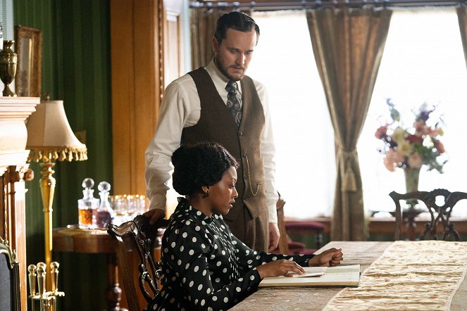 Murdoch Mysteries - Sometimes They Come Back, Part 2 - Photos - Shanice Banton, James Graham