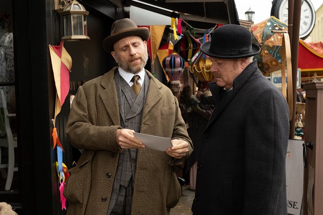 Murdoch Mysteries - Sometimes They Come Back, Part 2 - Photos - Marvin Kaye, Thomas Craig