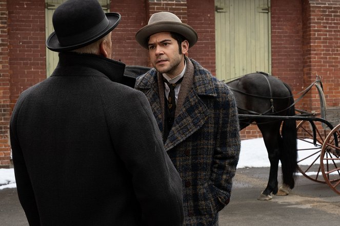 Murdoch Mysteries - Sometimes They Come Back, Part 2 - Photos - Daniel Maslany