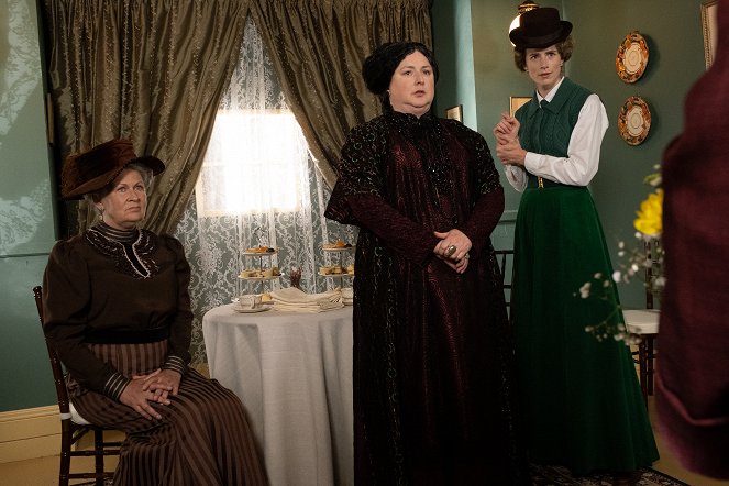 Murdoch Mysteries - Sometimes They Come Back, Part 2 - Filmfotos - Nora Sheehan, Siobhan McSweeney, Clare McConnell