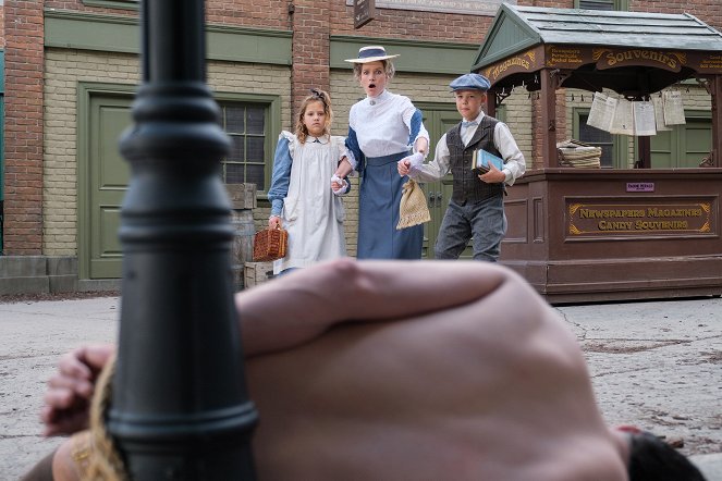 Murdoch Mysteries - Promising Young Ladies - Photos