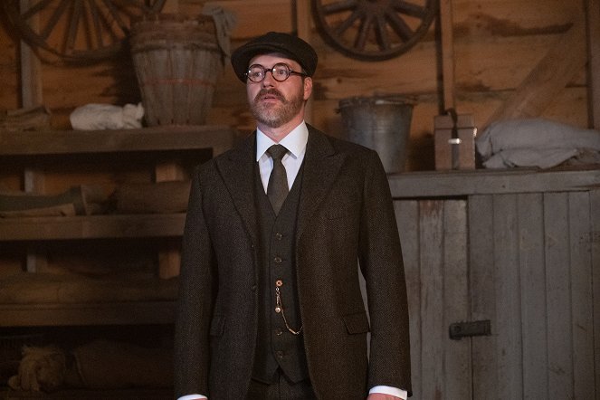 Murdoch Mysteries - Honeymoon in Hampshire - Photos